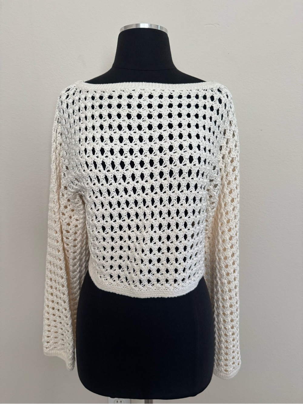 Banana Republic Cotton Crochet Style Cropped Sweater Size Small - Picture 4 of 9